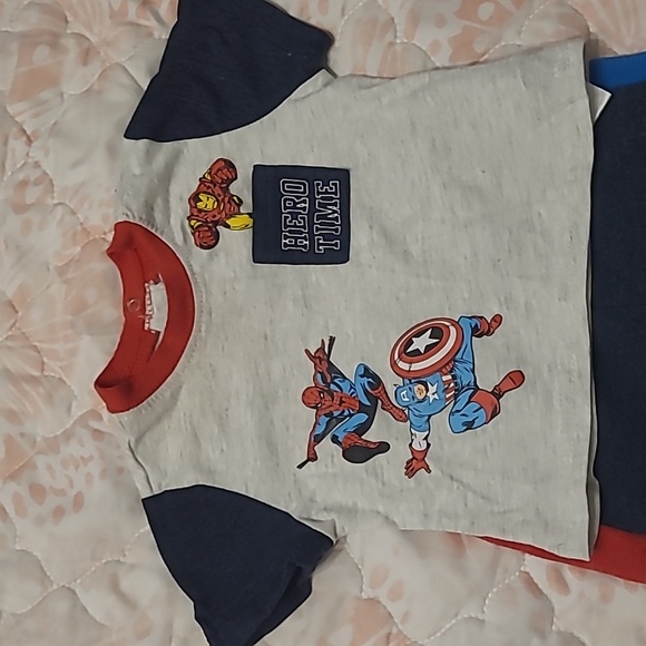 Marvel - Picture 2 of 3